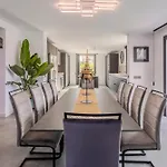 Luxury Villa Amazing Location