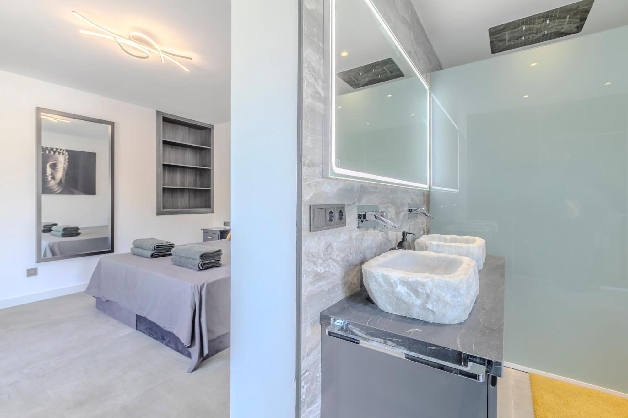 Luxury Amazing Location